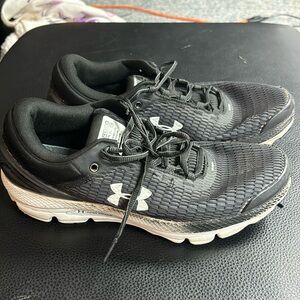 Women’s under armor tennis shoes- charged Intake